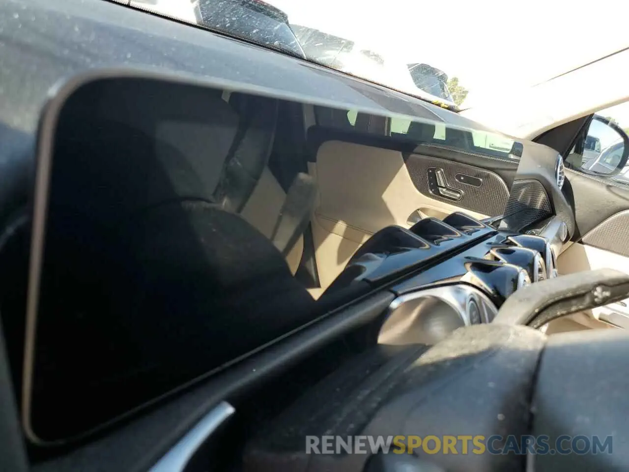 9 Photograph of a damaged car W1N4M4GB2LW041390 MERCEDES-BENZ GLB-CLASS 2020