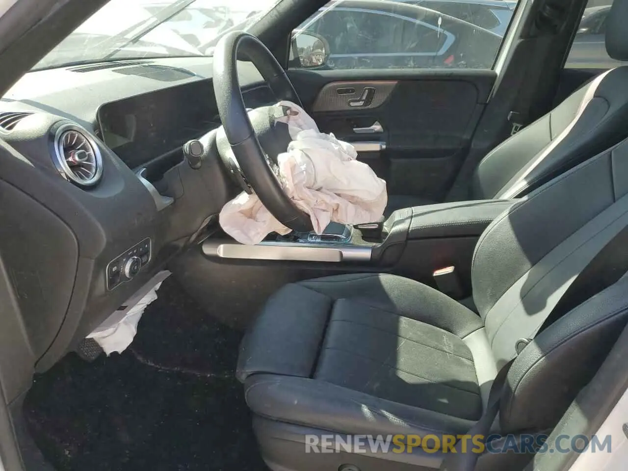 7 Photograph of a damaged car W1N4M4GB6LW043305 MERCEDES-BENZ GLB-CLASS 2020