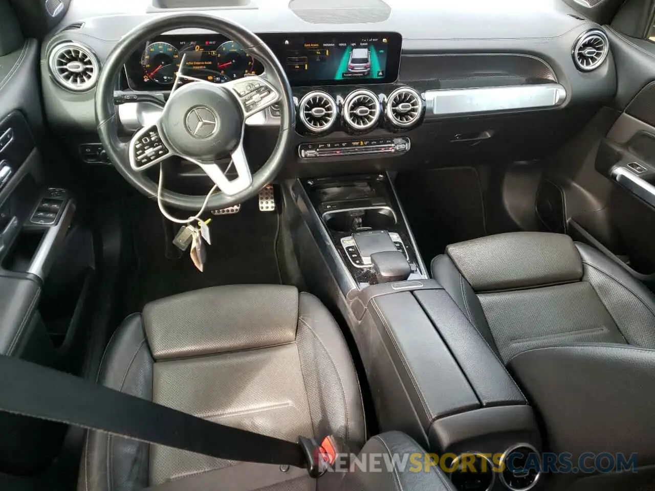 8 Photograph of a damaged car W1N4M4GB8LW040633 MERCEDES-BENZ GLB-CLASS 2020