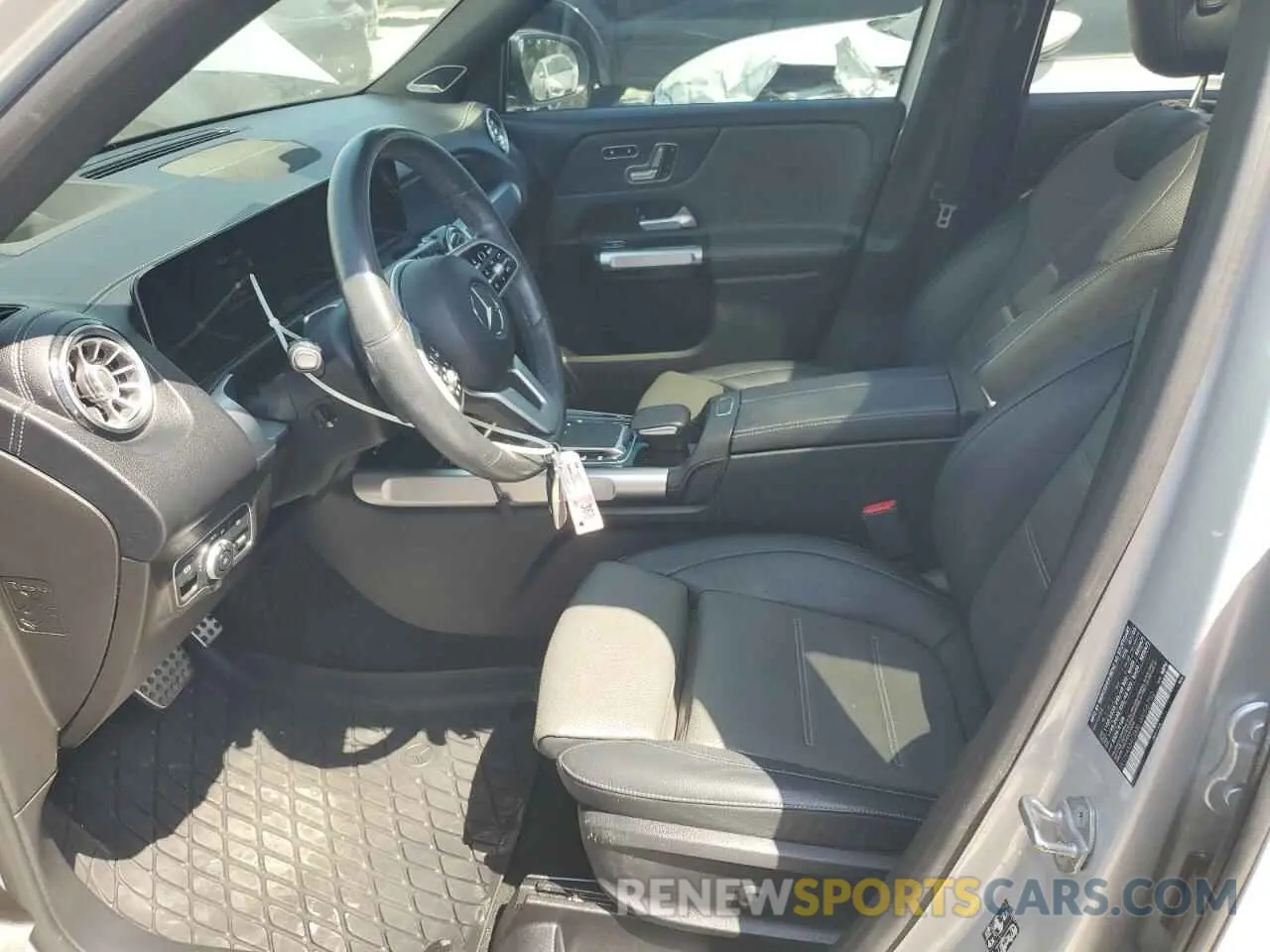 7 Photograph of a damaged car W1N4M4GB8LW056752 MERCEDES-BENZ GLB-CLASS 2020