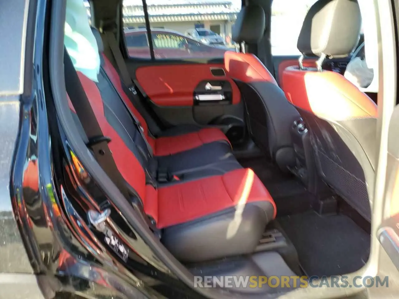 11 Photograph of a damaged car W1N4M4HB0LW039202 MERCEDES-BENZ GLB-CLASS 2020
