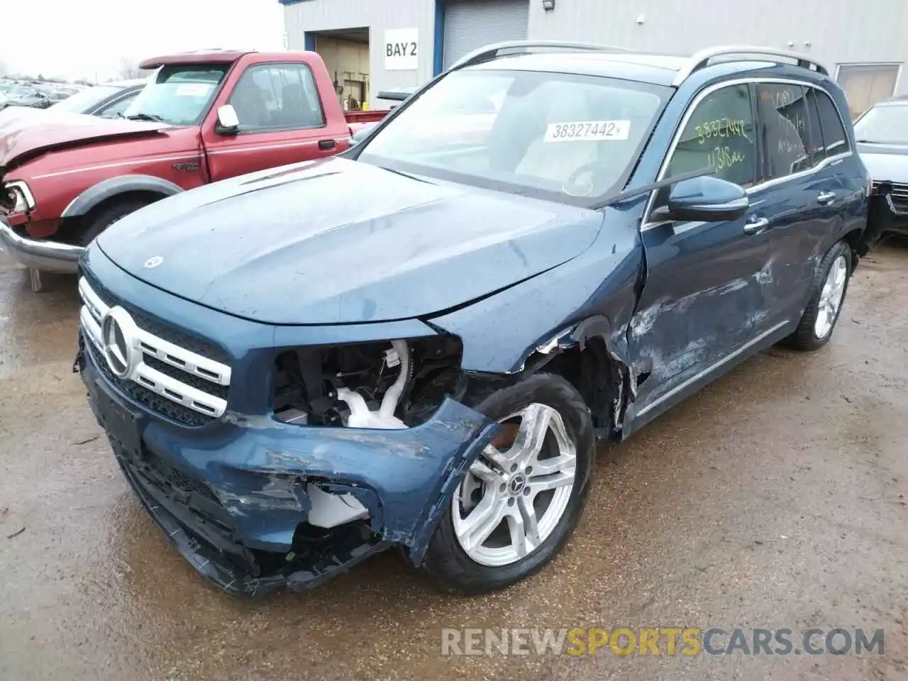 2 Photograph of a damaged car W1N4M4HB2LW033319 MERCEDES-BENZ GLB-CLASS 2020