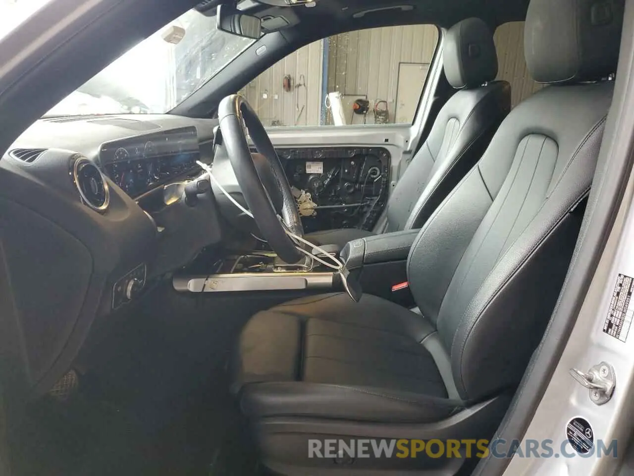 7 Photograph of a damaged car W1N4M4HB3LW049951 MERCEDES-BENZ GLB-CLASS 2020