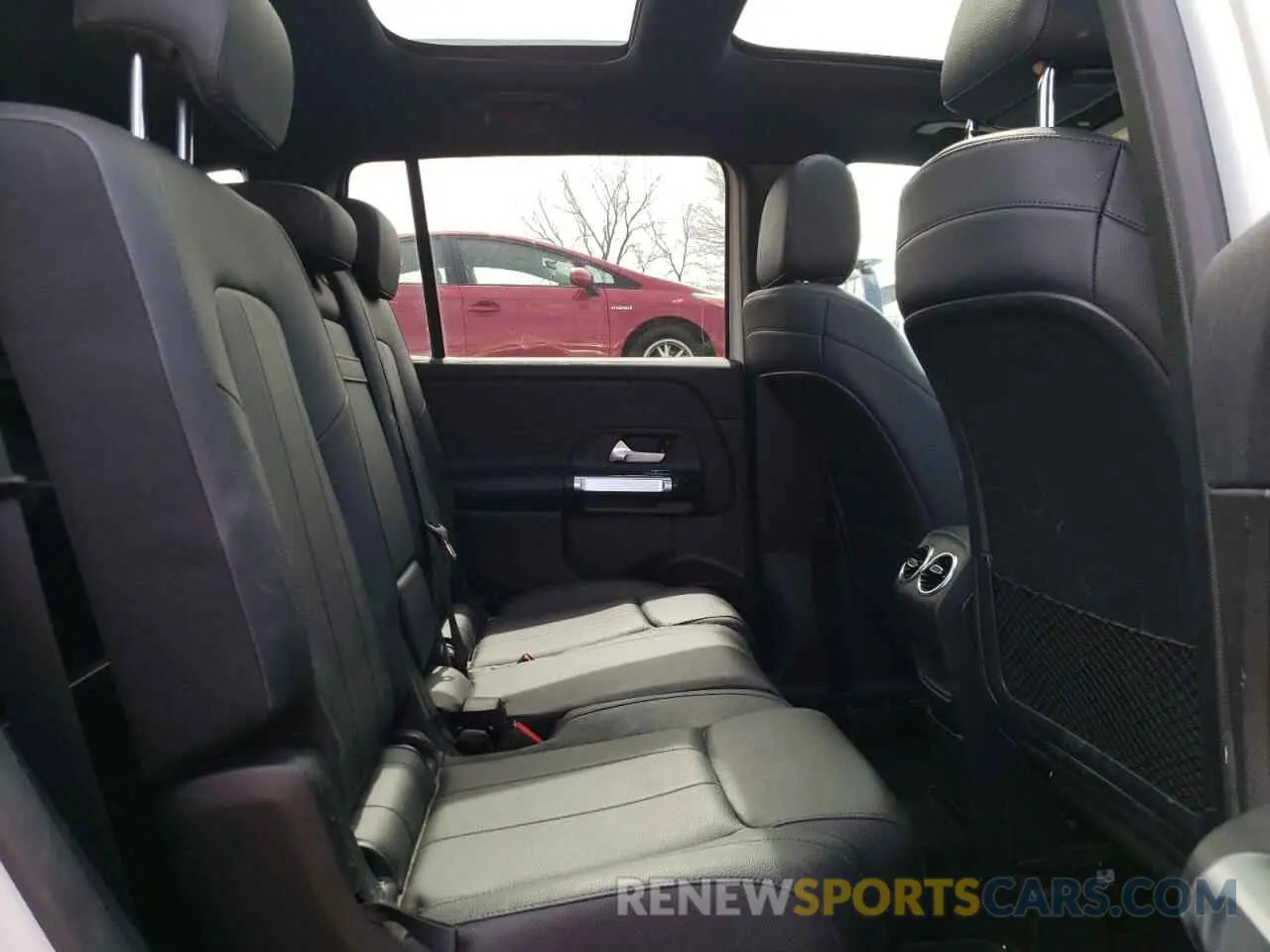 11 Photograph of a damaged car W1N4M4HB4LW025237 MERCEDES-BENZ GLB-CLASS 2020