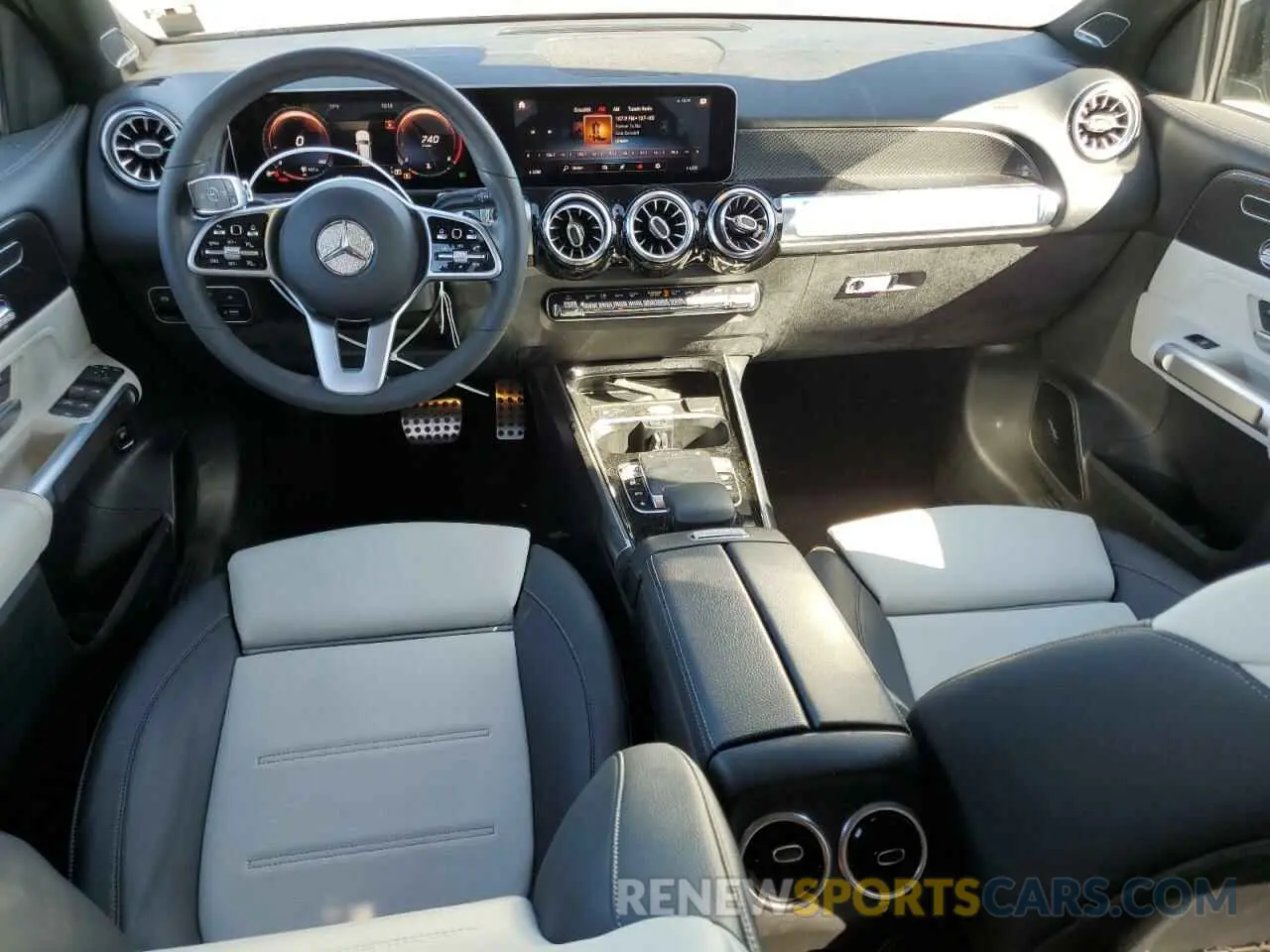 8 Photograph of a damaged car W1N4M4HB8LW040081 MERCEDES-BENZ GLB-CLASS 2020