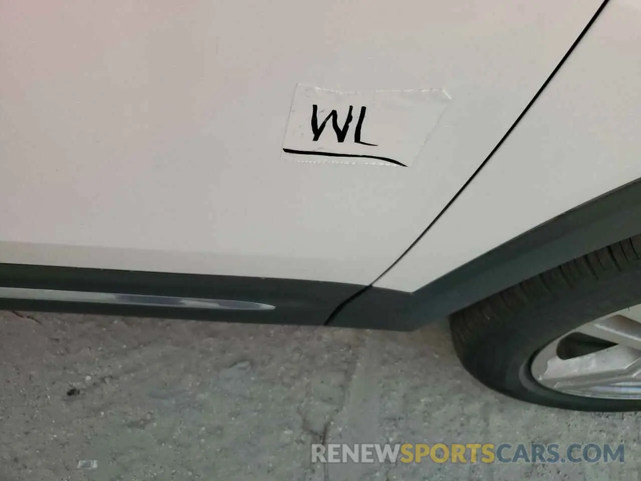 13 Photograph of a damaged car W1N4M4HB9LW019482 MERCEDES-BENZ GLB-CLASS 2020