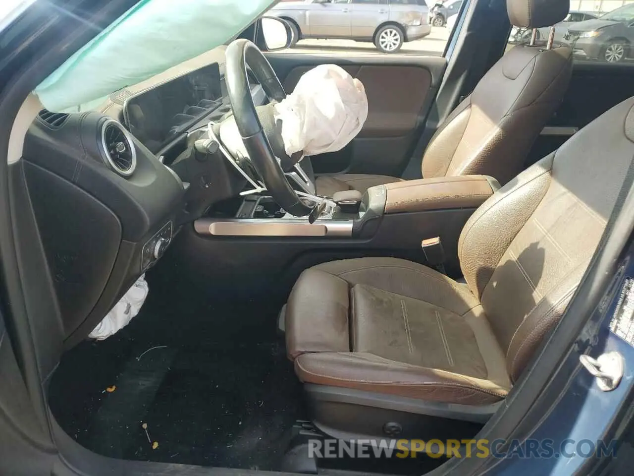 7 Photograph of a damaged car W1N4M4HB9LW038145 MERCEDES-BENZ GLB-CLASS 2020