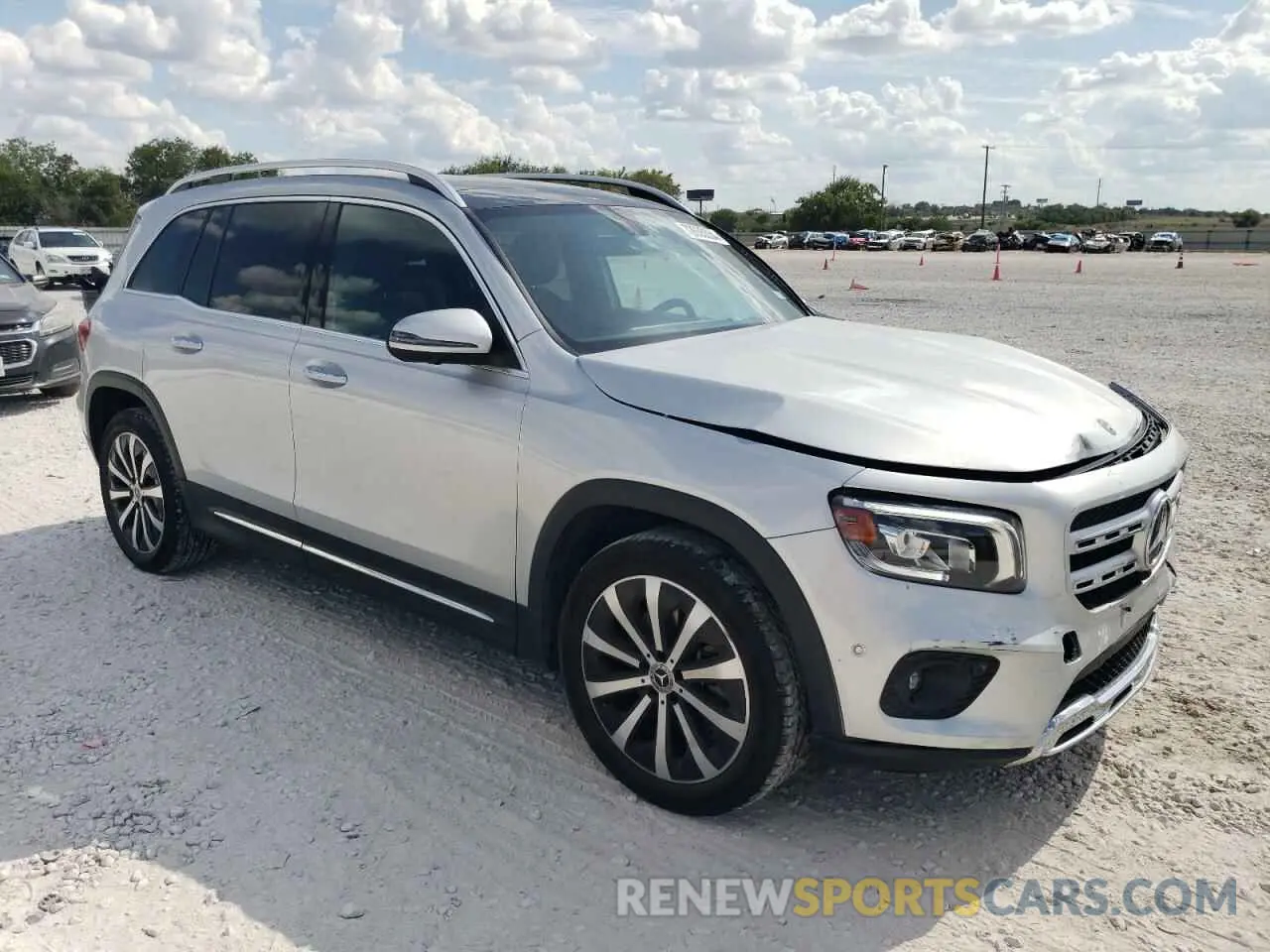 4 Photograph of a damaged car W1N4M4HBXLW026747 MERCEDES-BENZ GLB-CLASS 2020