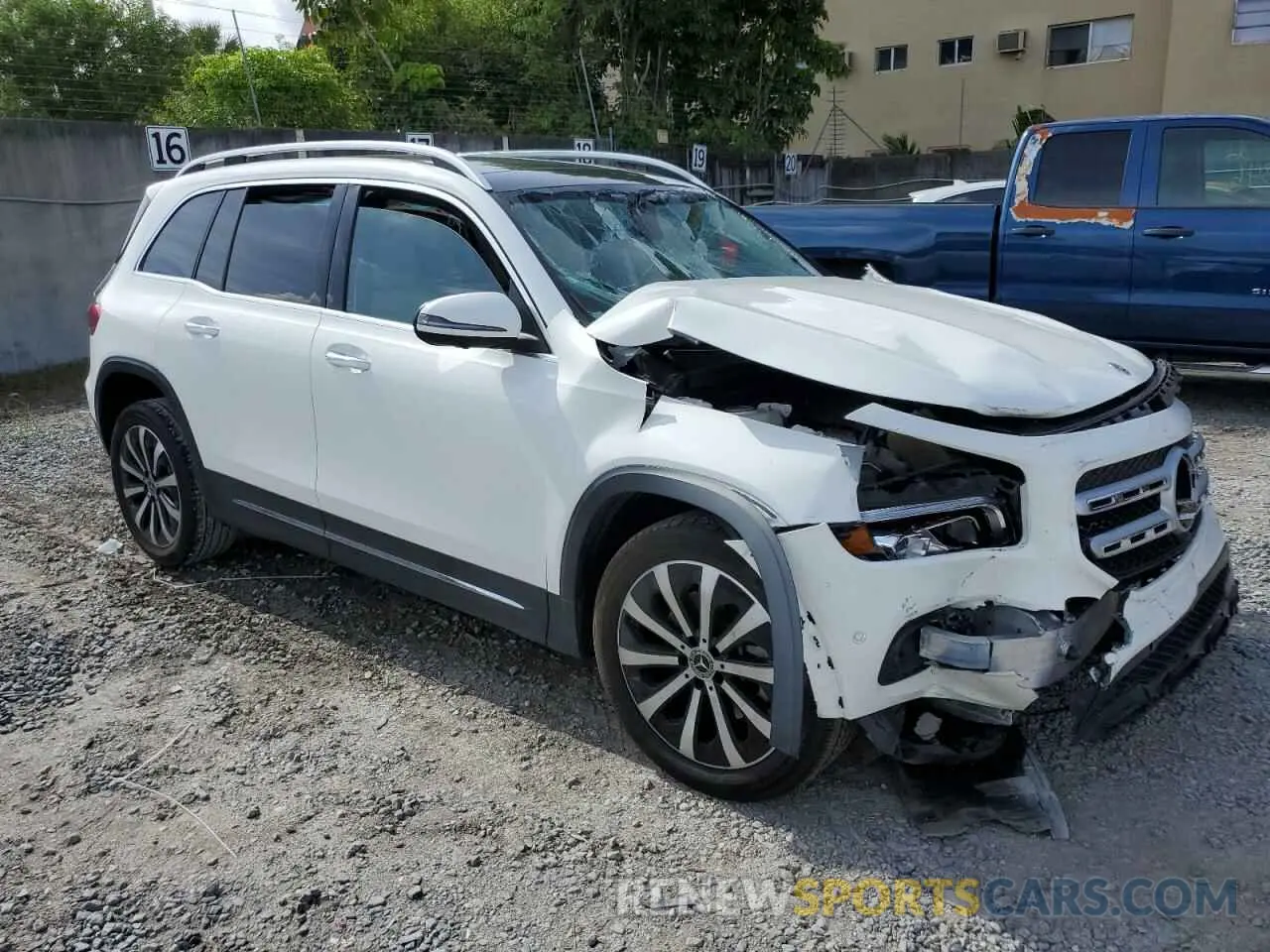 4 Photograph of a damaged car W1N4M4GB0MW145670 MERCEDES-BENZ GLB-CLASS 2021