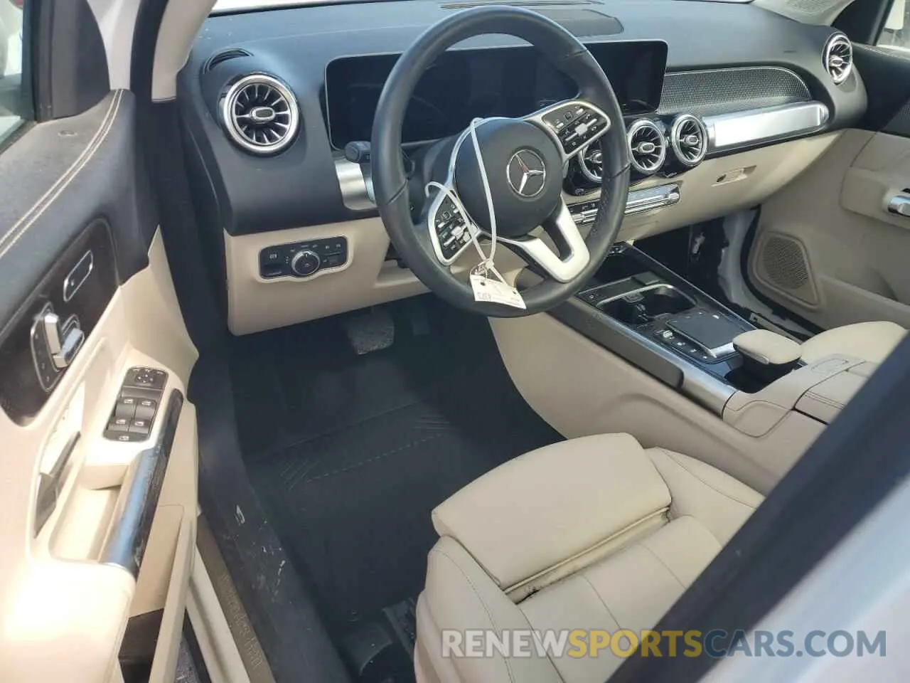 8 Photograph of a damaged car W1N4M4GB3MW128281 MERCEDES-BENZ GLB-CLASS 2021