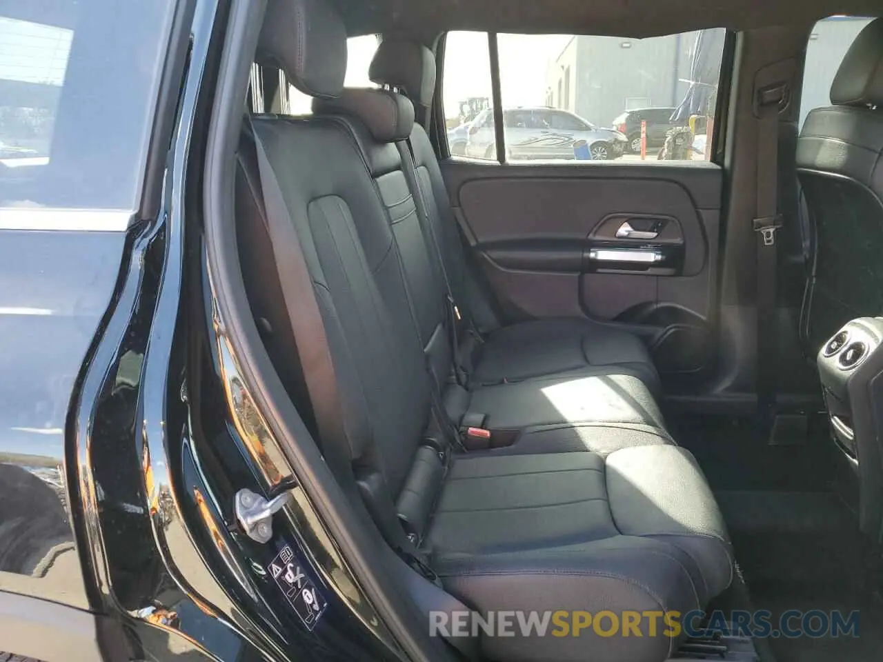 11 Photograph of a damaged car W1N4M4GB4MW124112 MERCEDES-BENZ GLB-CLASS 2021