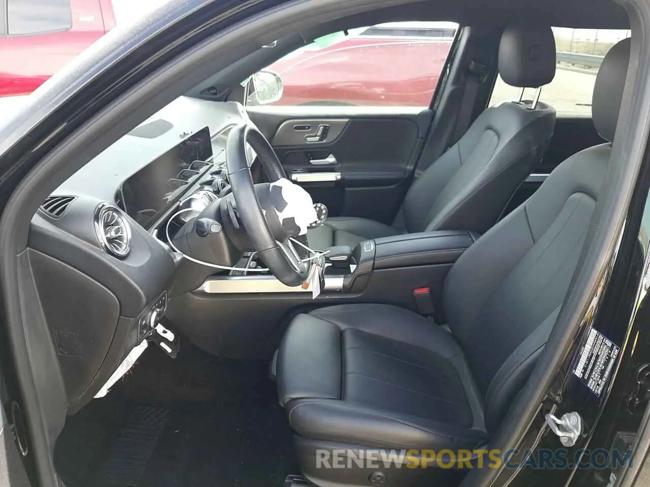 7 Photograph of a damaged car W1N4M4GB5MW113815 MERCEDES-BENZ GLB-CLASS 2021