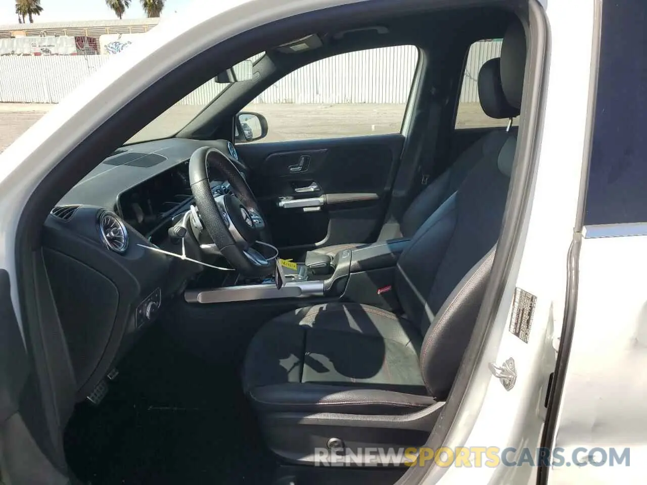 7 Photograph of a damaged car W1N4M4GB8MW114134 MERCEDES-BENZ GLB-CLASS 2021