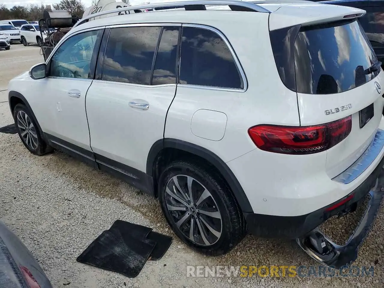 2 Photograph of a damaged car W1N4M4GB9MW095562 MERCEDES-BENZ GLB-CLASS 2021