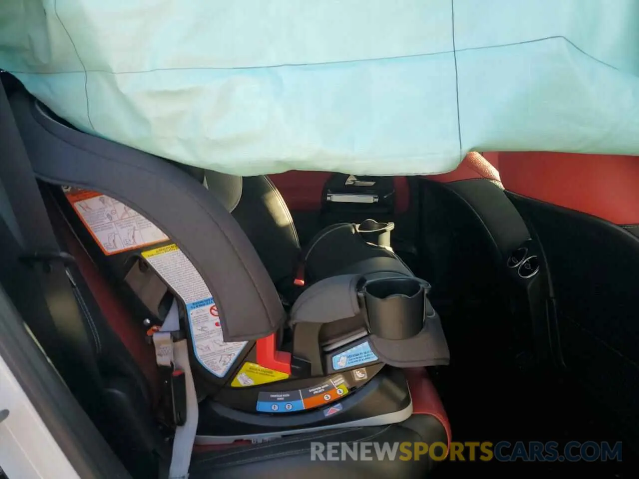 11 Photograph of a damaged car W1N4M4GB9MW101490 MERCEDES-BENZ GLB-CLASS 2021
