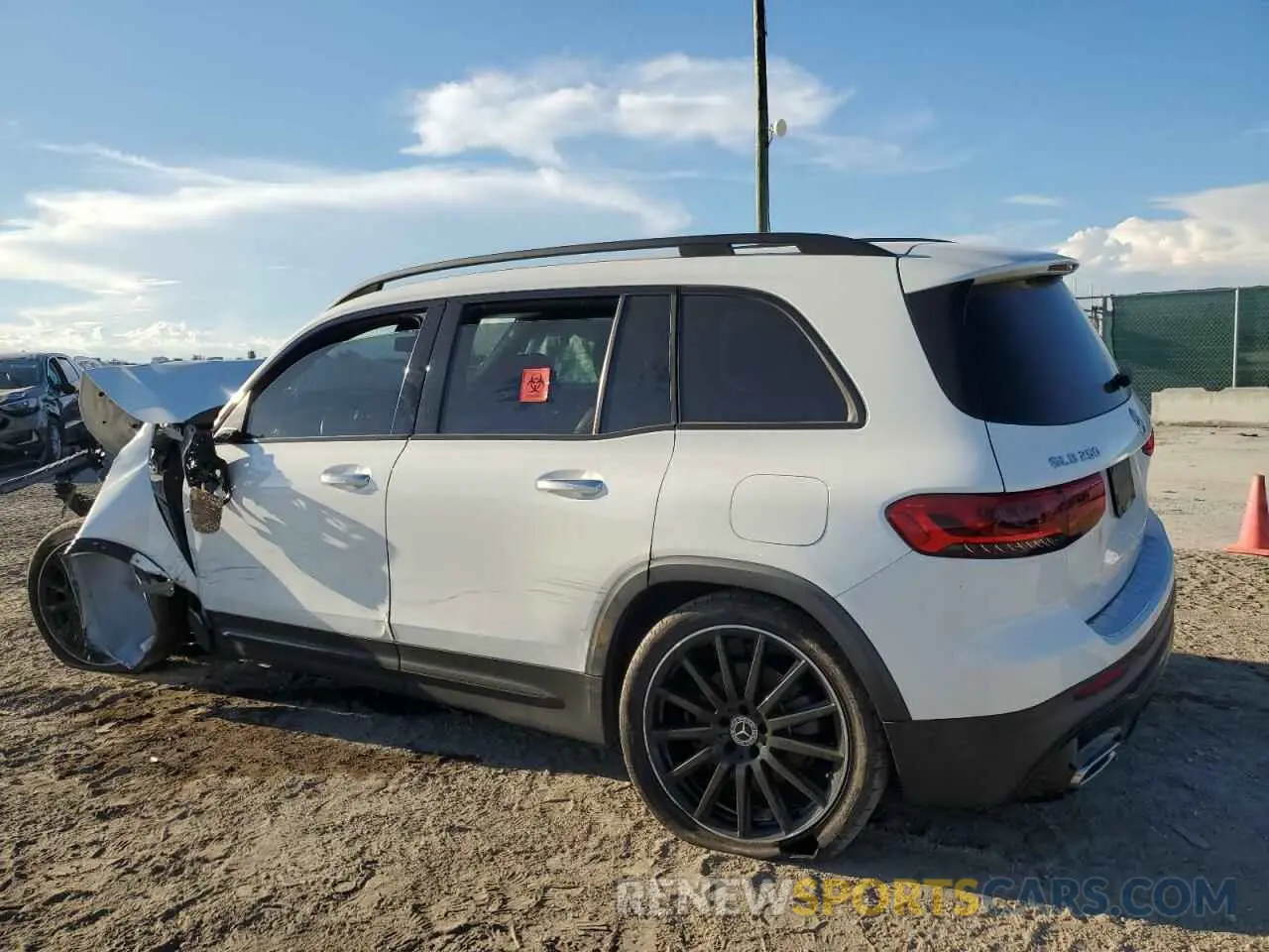 2 Photograph of a damaged car W1N4M4GB9MW101490 MERCEDES-BENZ GLB-CLASS 2021