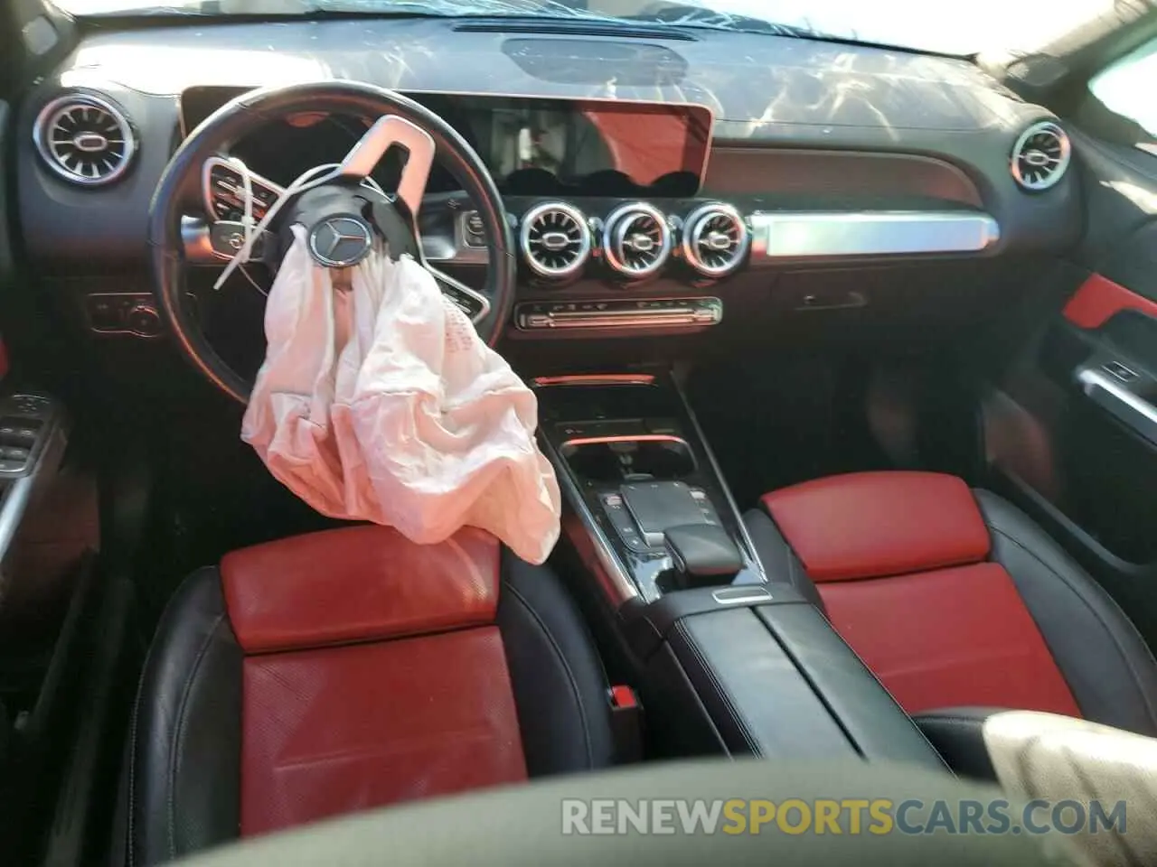 8 Photograph of a damaged car W1N4M4GB9MW101490 MERCEDES-BENZ GLB-CLASS 2021