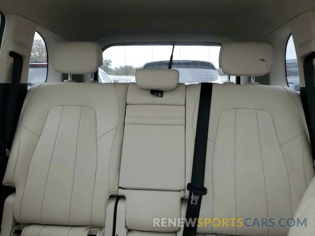 10 Photograph of a damaged car W1N4M4GBXMW101529 MERCEDES-BENZ GLB-CLASS 2021