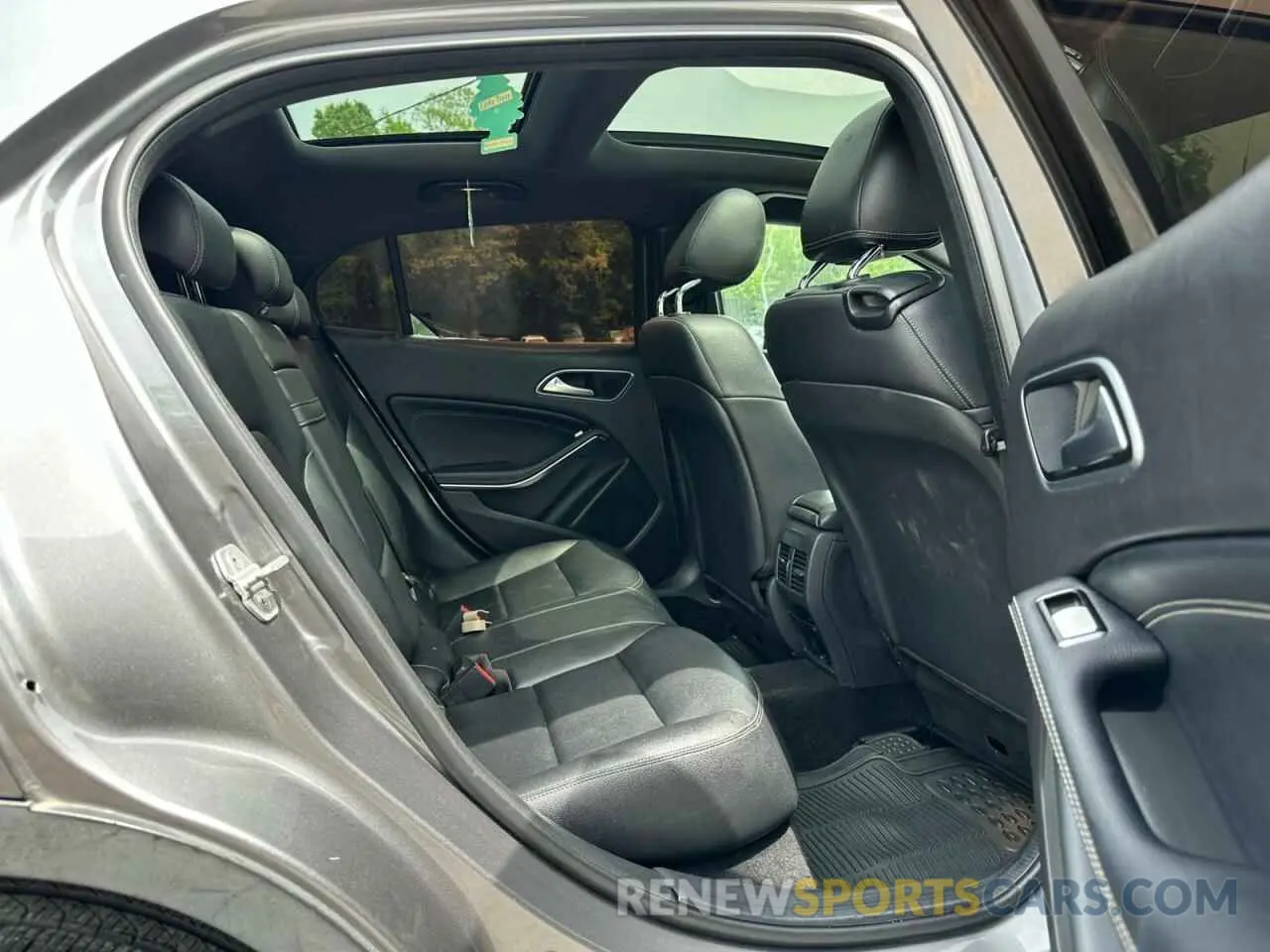 7 Photograph of a damaged car W1N4M4HB0MW152875 MERCEDES-BENZ GLB-CLASS 2021