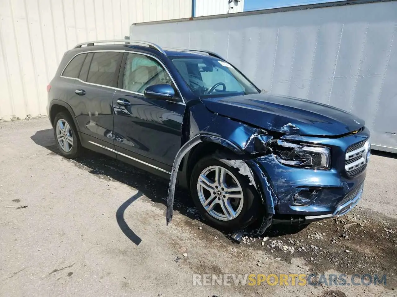 4 Photograph of a damaged car W1N4M4HB2MW112412 MERCEDES-BENZ GLB-CLASS 2021
