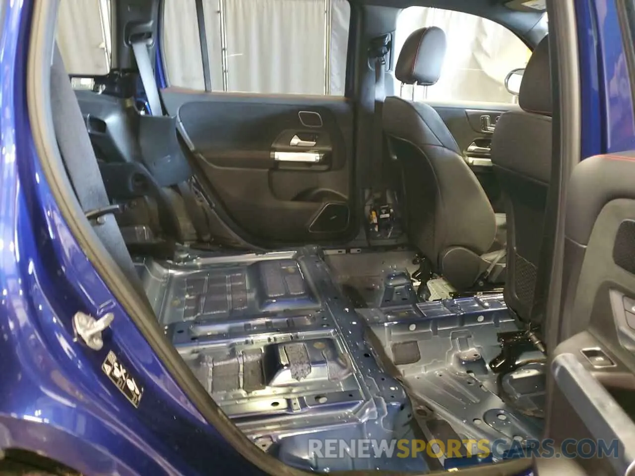 11 Photograph of a damaged car W1N4M4HB2MW114323 MERCEDES-BENZ GLB-CLASS 2021