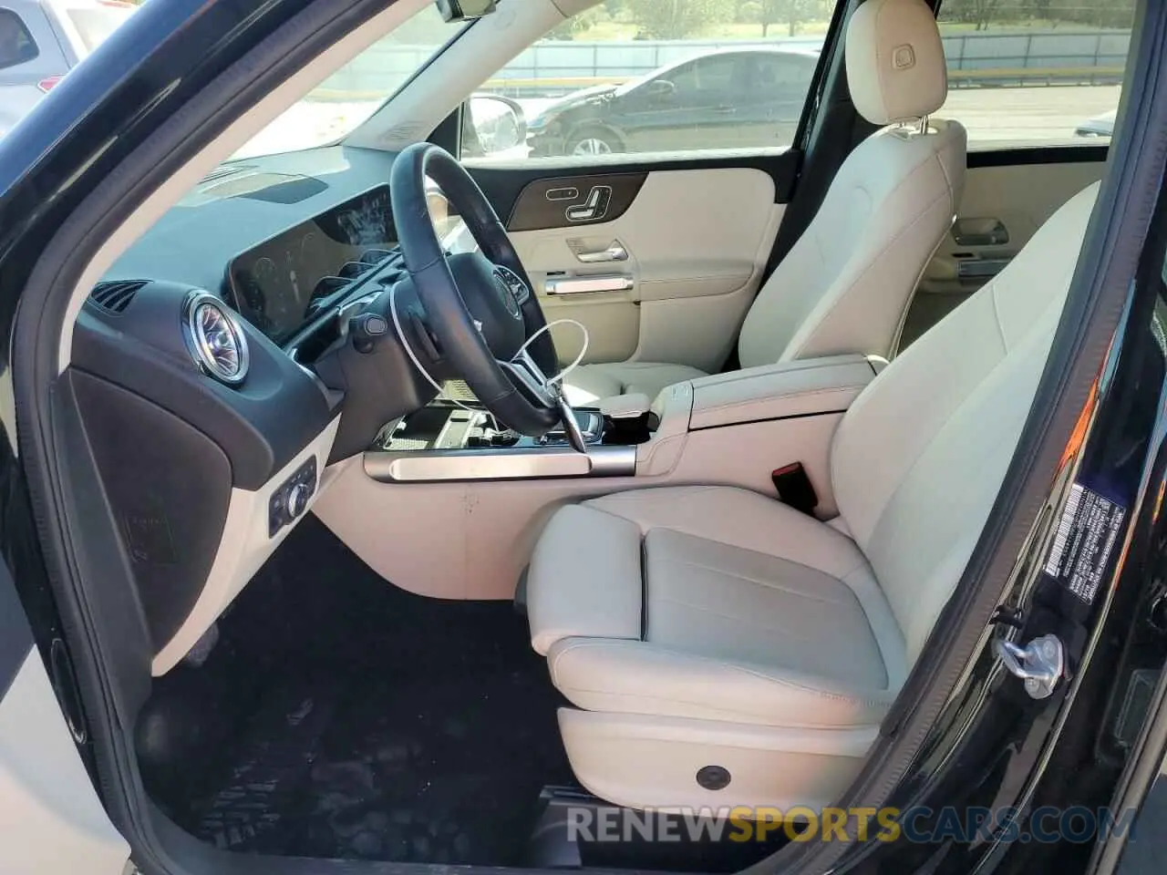 7 Photograph of a damaged car W1N4M4HB2MW114953 MERCEDES-BENZ GLB-CLASS 2021