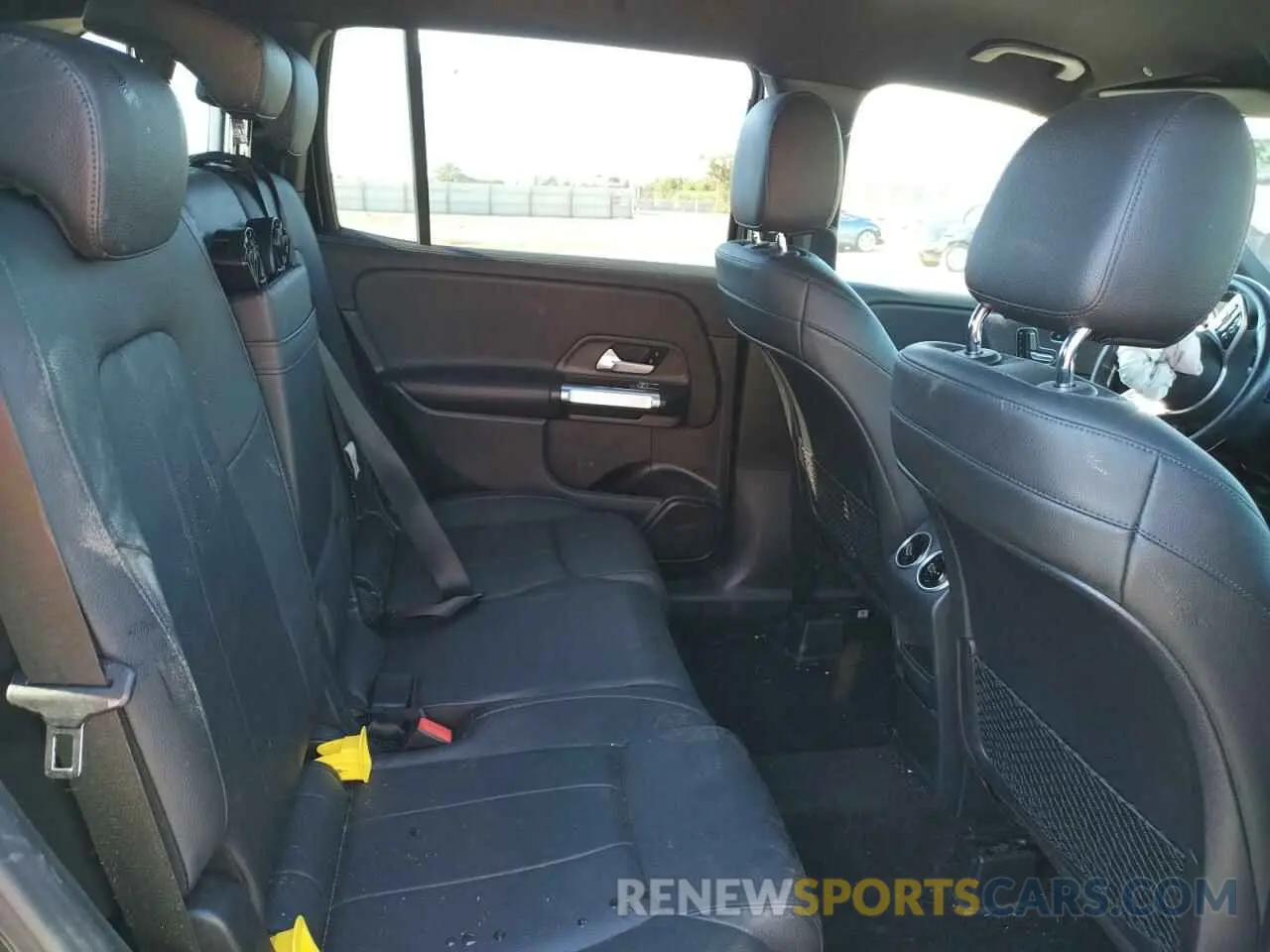 11 Photograph of a damaged car W1N4M4HB3MW105825 MERCEDES-BENZ GLB-CLASS 2021