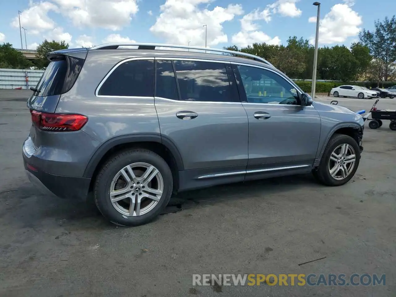 3 Photograph of a damaged car W1N4M4HB3MW114895 MERCEDES-BENZ GLB-CLASS 2021