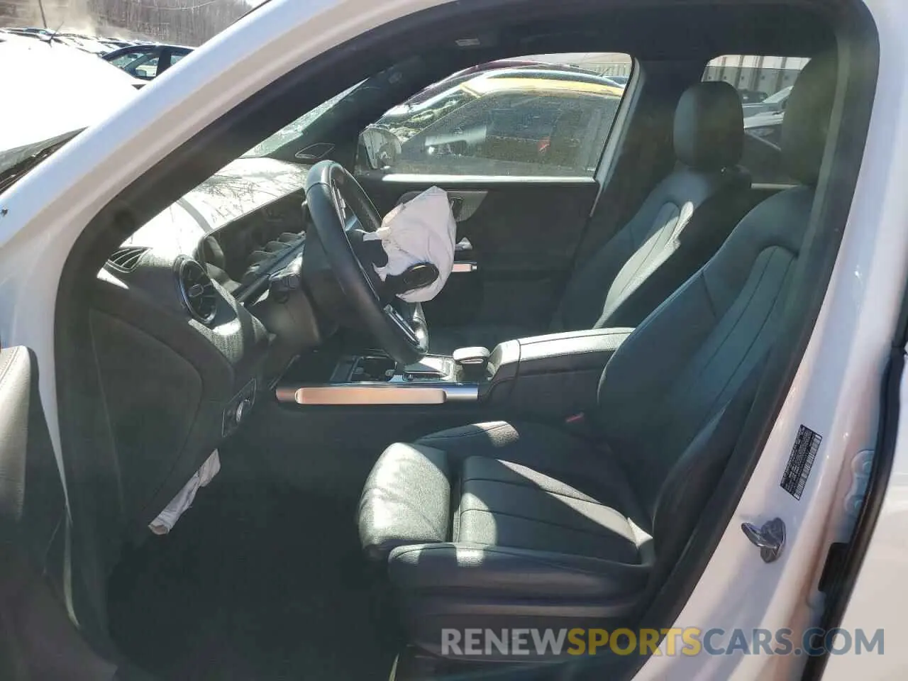 7 Photograph of a damaged car W1N4M4HB4MW106093 MERCEDES-BENZ GLB-CLASS 2021