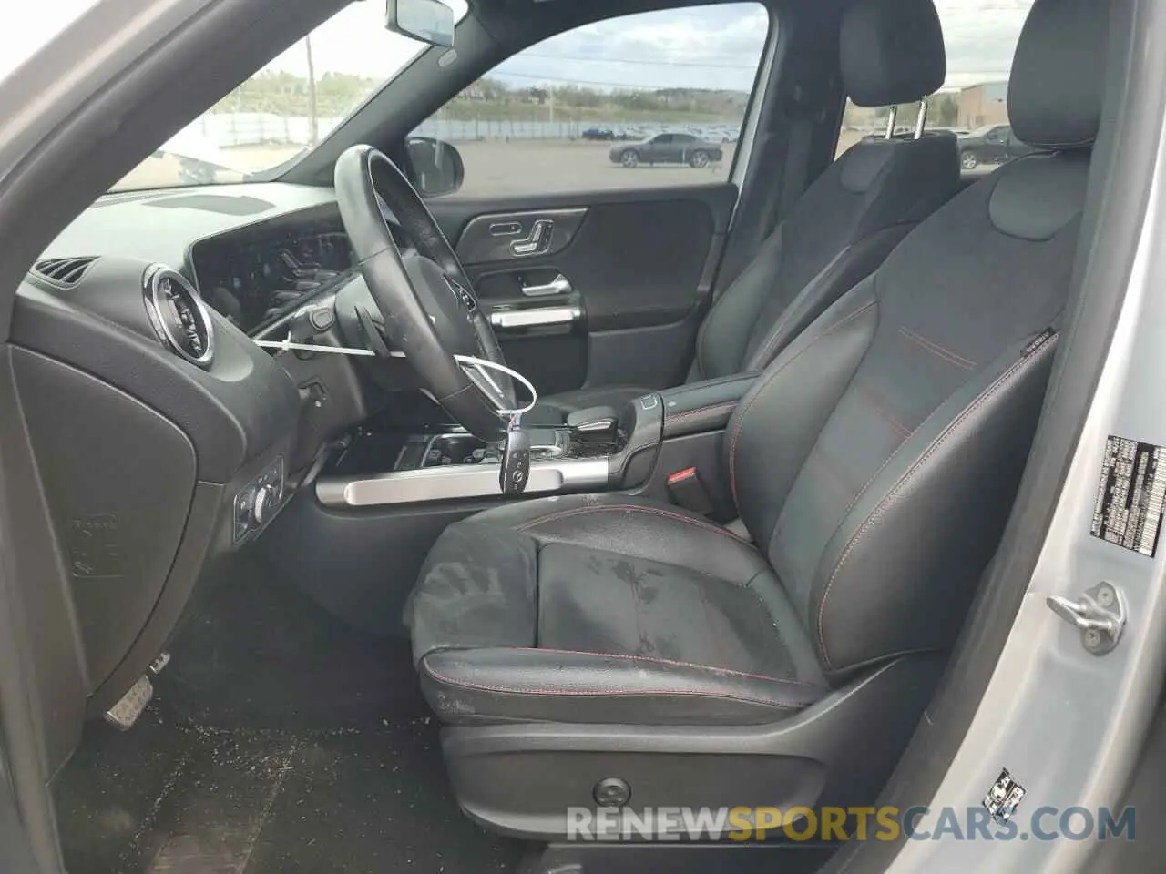 7 Photograph of a damaged car W1N4M4HB5MW135814 MERCEDES-BENZ GLB-CLASS 2021
