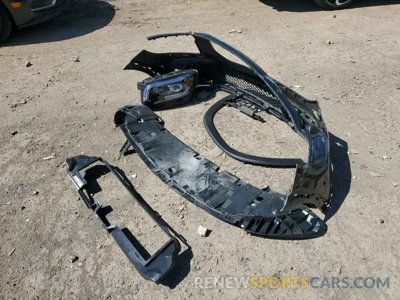 13 Photograph of a damaged car W1N4M4HB7MW151660 MERCEDES-BENZ GLB-CLASS 2021