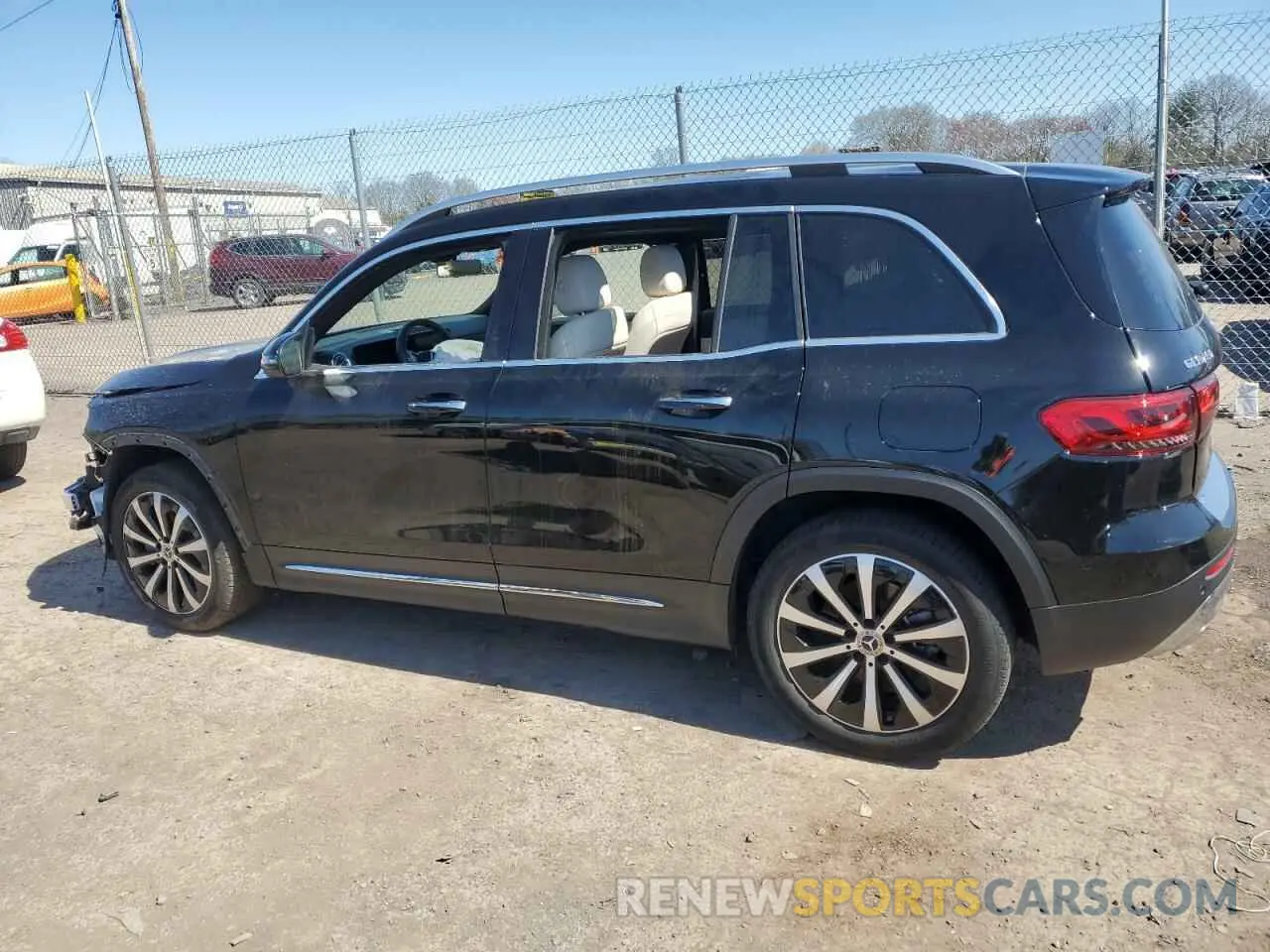 2 Photograph of a damaged car W1N4M4HB7MW151660 MERCEDES-BENZ GLB-CLASS 2021