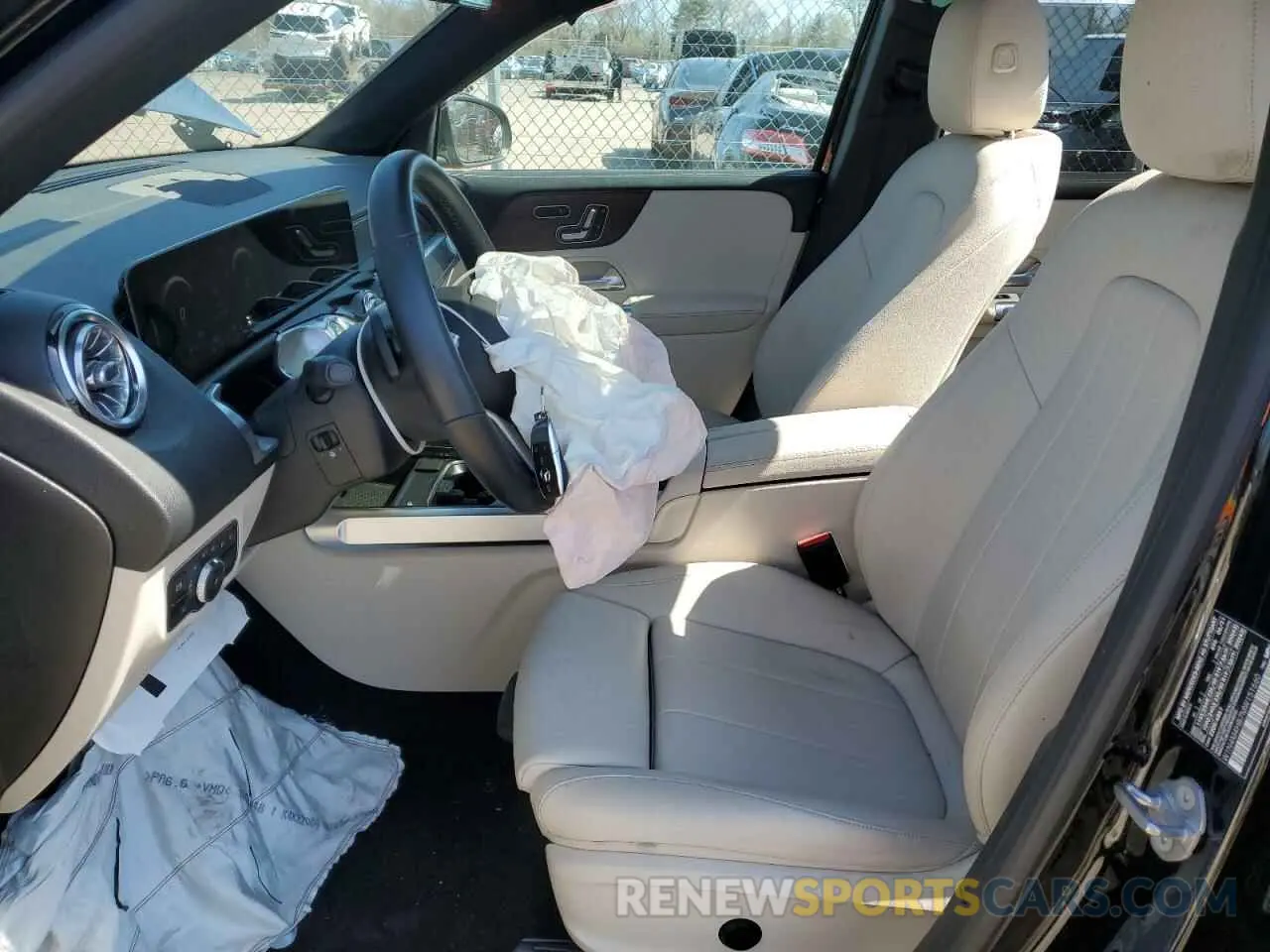 7 Photograph of a damaged car W1N4M4HB7MW151660 MERCEDES-BENZ GLB-CLASS 2021