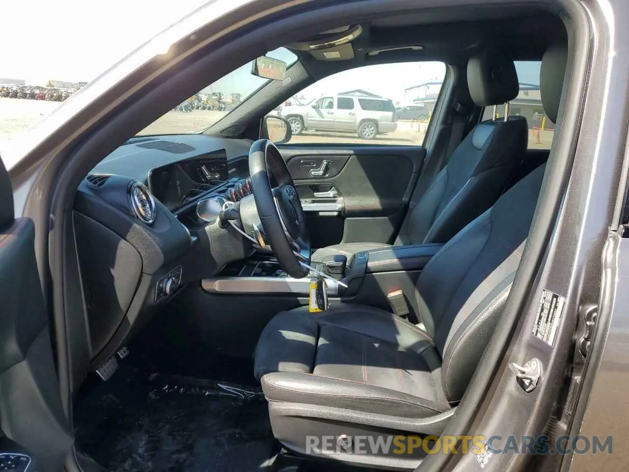 7 Photograph of a damaged car W1N4M4GB0NW173857 MERCEDES-BENZ GLB-CLASS 2022
