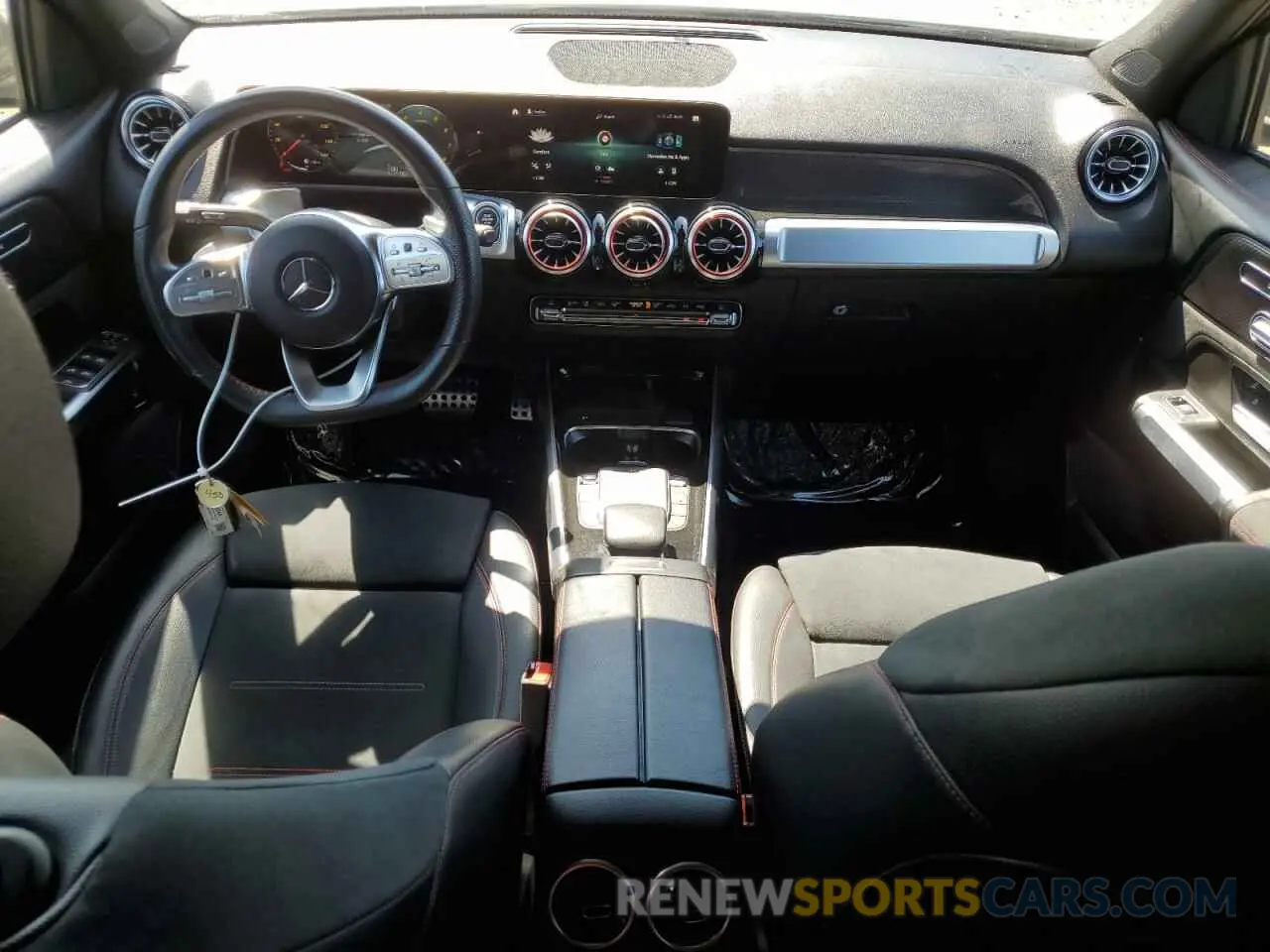 8 Photograph of a damaged car W1N4M4GB0NW173857 MERCEDES-BENZ GLB-CLASS 2022