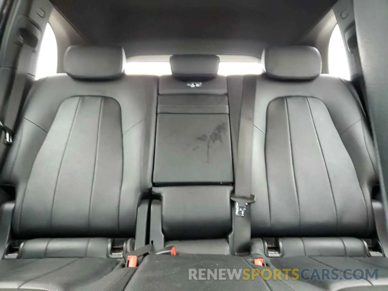 10 Photograph of a damaged car W1N4M4GB0NW206310 MERCEDES-BENZ GLB-CLASS 2022