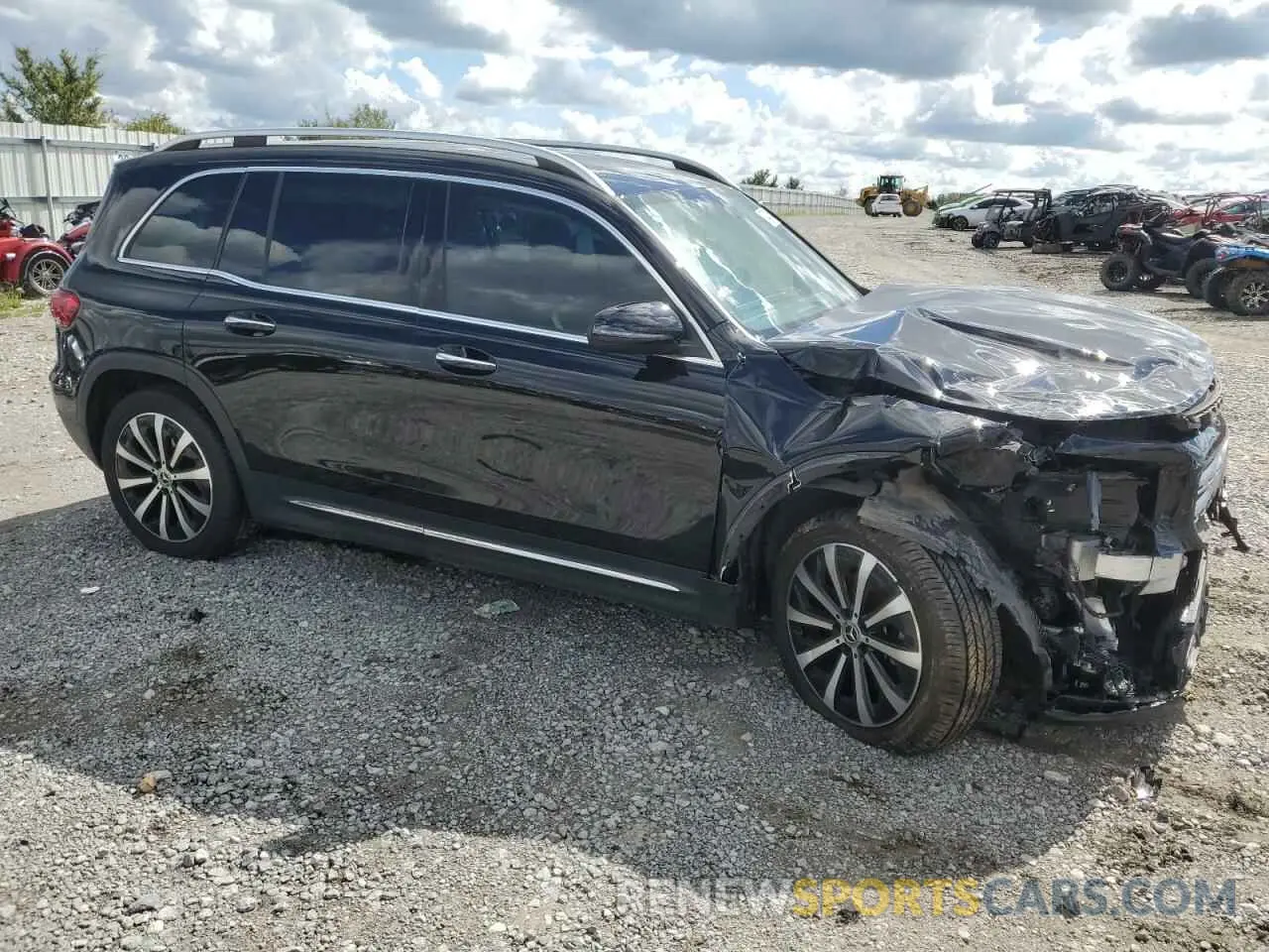 4 Photograph of a damaged car W1N4M4GB3NW251161 MERCEDES-BENZ GLB-CLASS 2022
