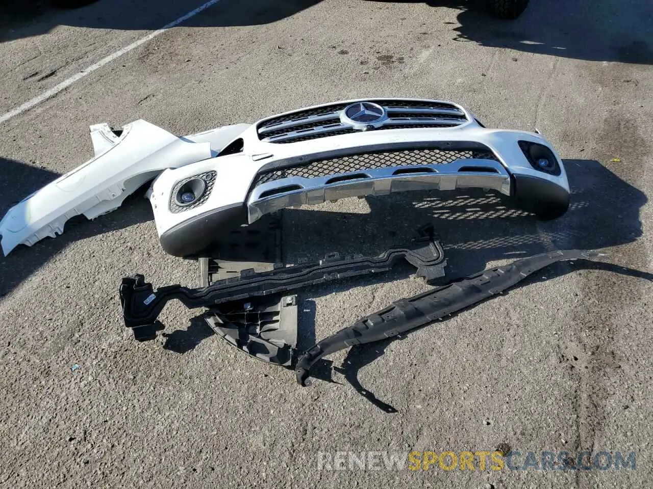 13 Photograph of a damaged car W1N4M4GB4NW190855 MERCEDES-BENZ GLB-CLASS 2022