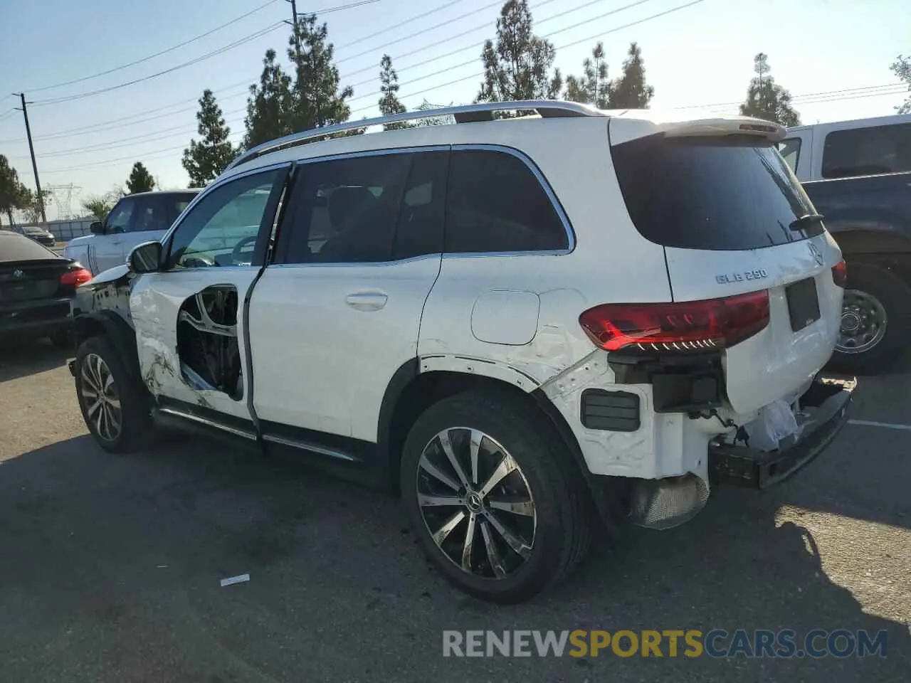 2 Photograph of a damaged car W1N4M4GB4NW190855 MERCEDES-BENZ GLB-CLASS 2022