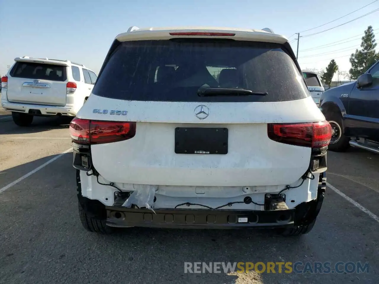 6 Photograph of a damaged car W1N4M4GB4NW190855 MERCEDES-BENZ GLB-CLASS 2022