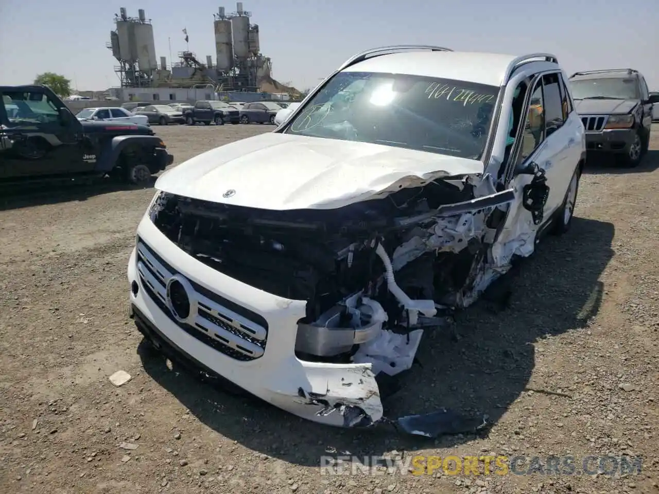 2 Photograph of a damaged car W1N4M4GB5NW199922 MERCEDES-BENZ GLB-CLASS 2022