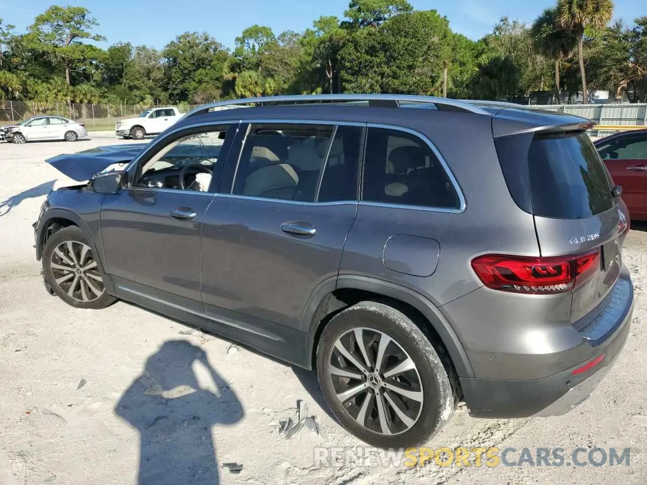 2 Photograph of a damaged car W1N4M4GB6NW177458 MERCEDES-BENZ GLB-CLASS 2022