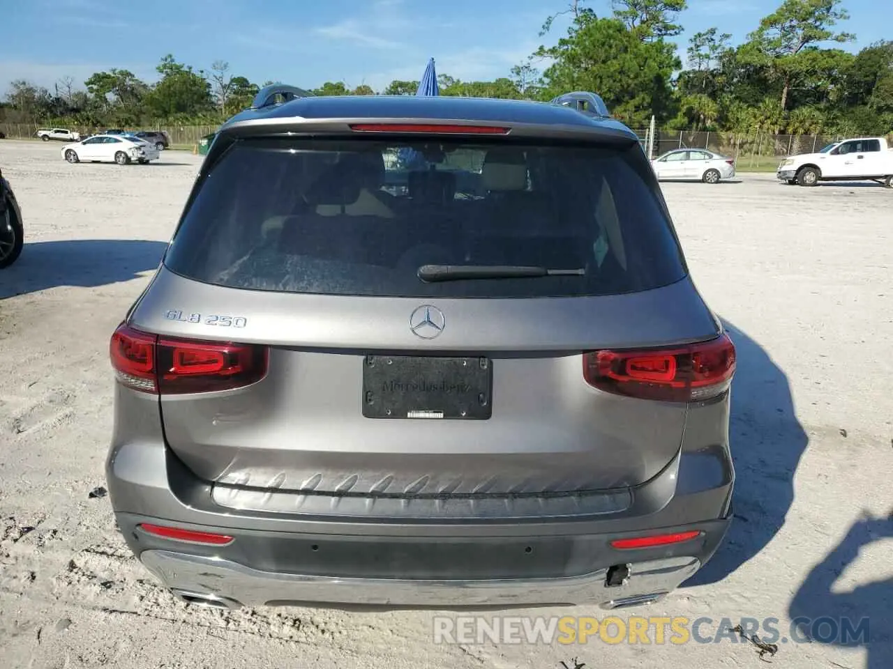 6 Photograph of a damaged car W1N4M4GB6NW177458 MERCEDES-BENZ GLB-CLASS 2022
