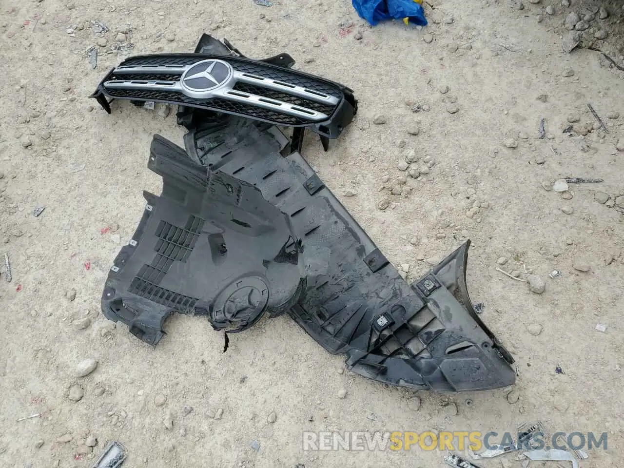 13 Photograph of a damaged car W1N4M4GB8NW259921 MERCEDES-BENZ GLB-CLASS 2022