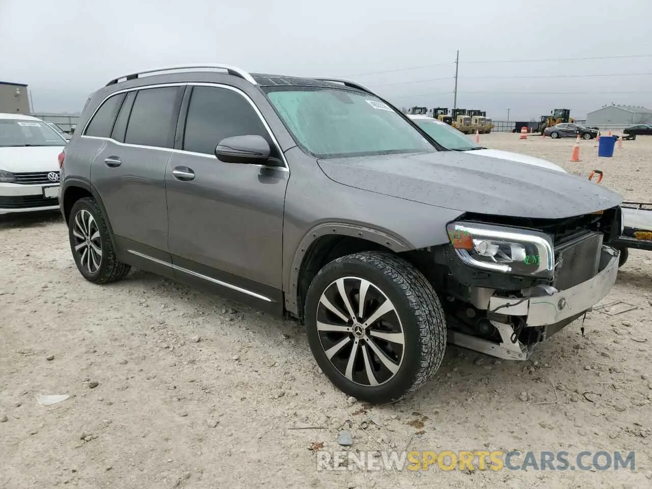 4 Photograph of a damaged car W1N4M4GB8NW259921 MERCEDES-BENZ GLB-CLASS 2022