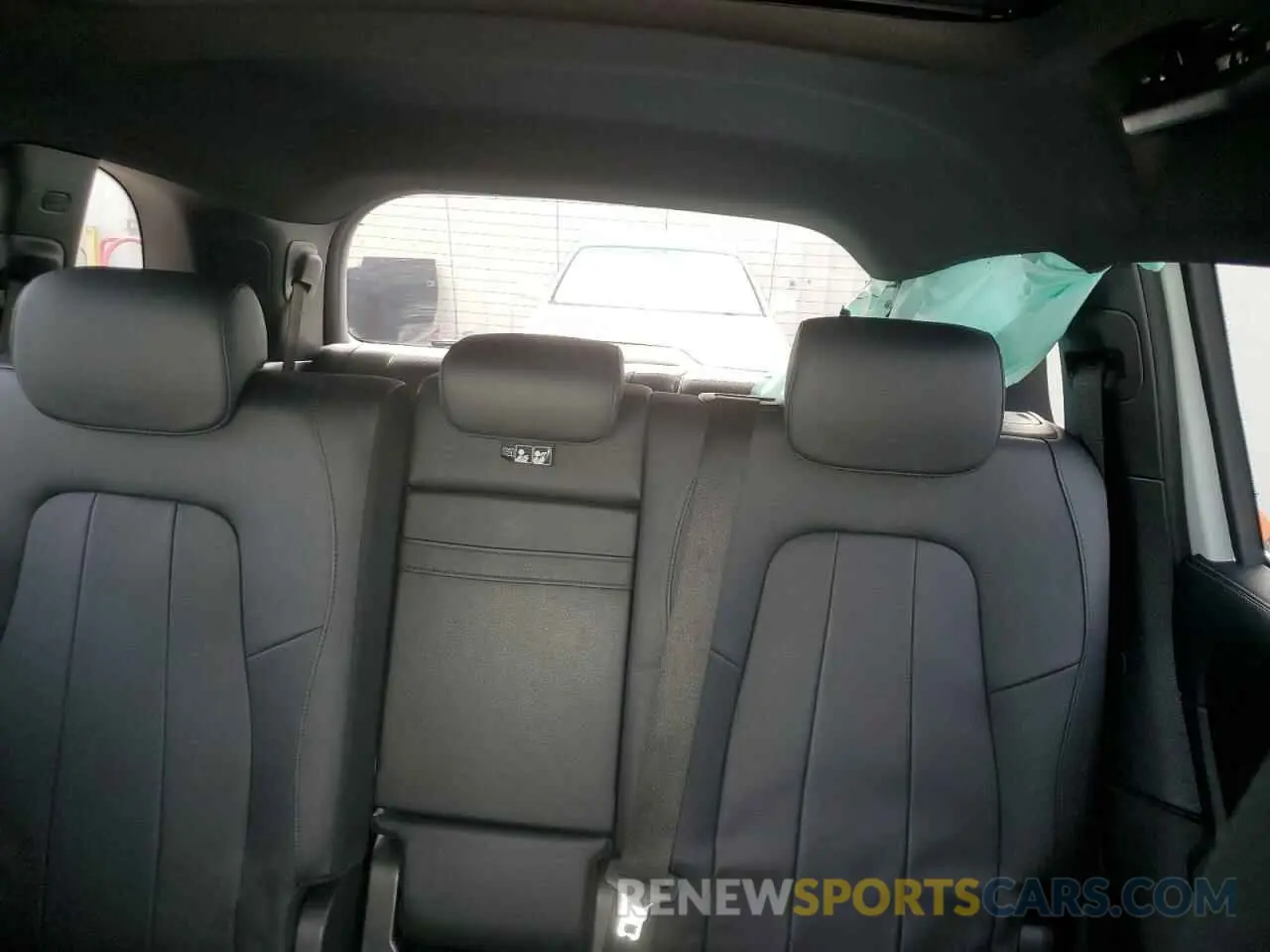 10 Photograph of a damaged car W1N4M4GBXNW176586 MERCEDES-BENZ GLB-CLASS 2022