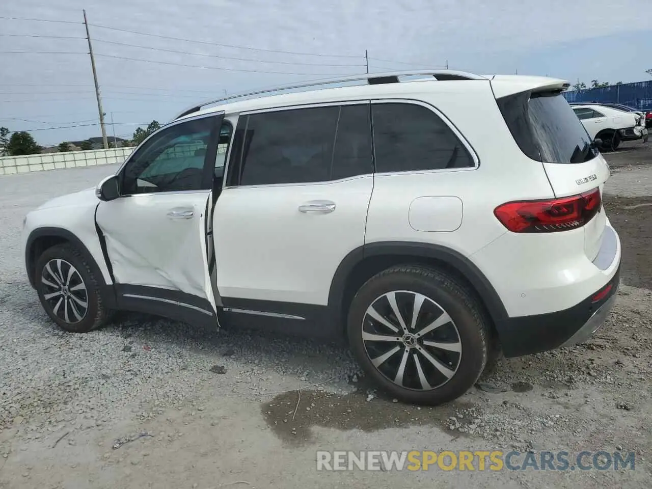 2 Photograph of a damaged car W1N4M4GBXNW176586 MERCEDES-BENZ GLB-CLASS 2022