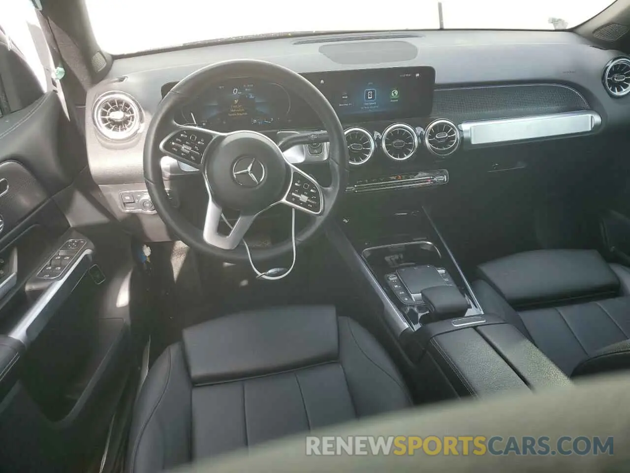 8 Photograph of a damaged car W1N4M4GBXNW176586 MERCEDES-BENZ GLB-CLASS 2022
