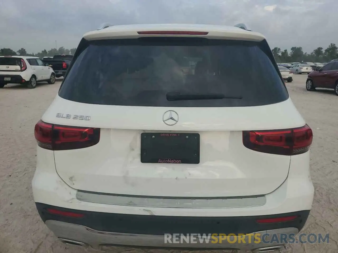 6 Photograph of a damaged car W1N4M4GBXNW194490 MERCEDES-BENZ GLB-CLASS 2022
