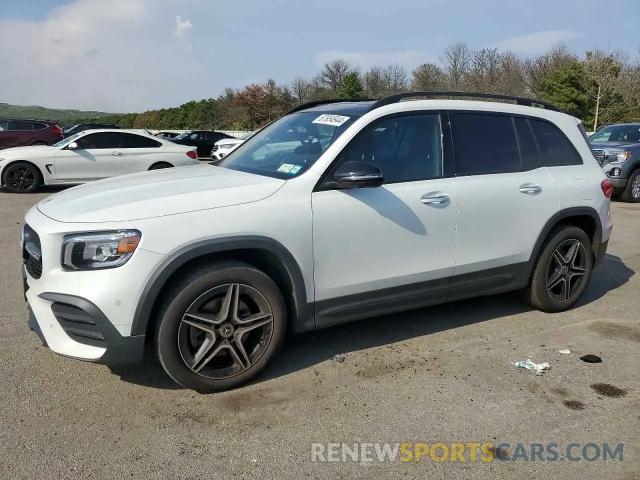 1 Photograph of a damaged car W1N4M4HB1NW204760 MERCEDES-BENZ GLB-CLASS 2022